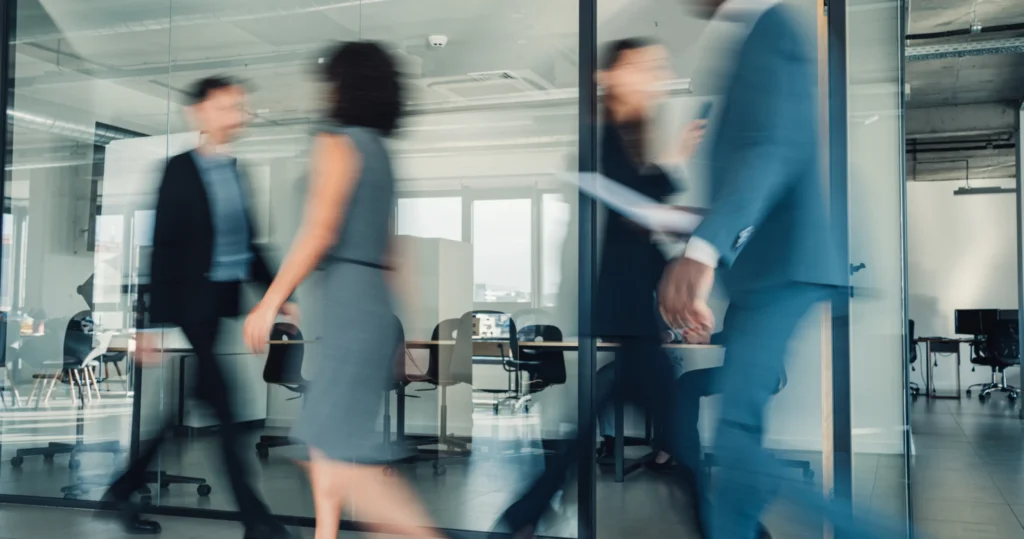 Arbeitsmarkt August 2026: mehr Arbeitslose und mehr offene Stellen